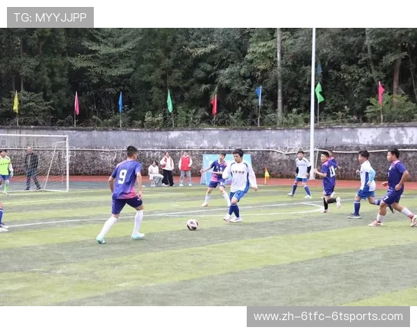 足球比赛中的短传配合与队员配合